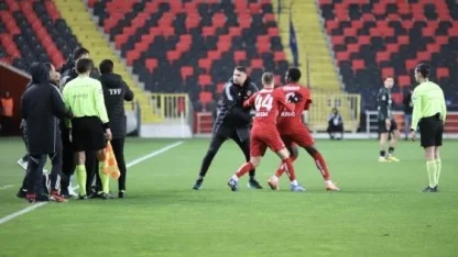 Burak Yılmaz: "Futbol kamuoyu ve tüm hakemlerimizden özür diliyorum"
