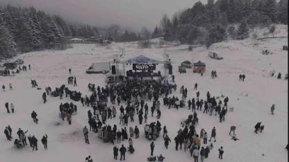 Bursa’da Kış Festivali’ne yoğun katılım trafiği felç etti