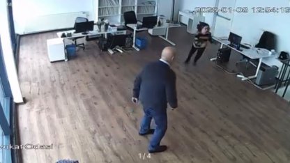 Bursa’da lodos dehşeti: Plazanın tavanı çöktü, facia kıl payı atlatıldı