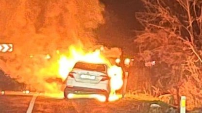 Bursa’da seyir halindeki otomobil alev alev yandı