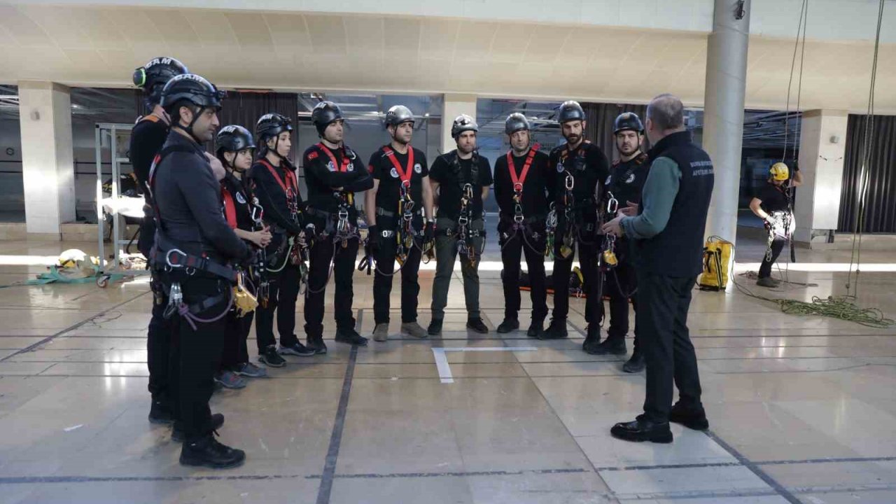 Büyükşehir afetlere ekibini hazırlıyor