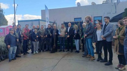 Büyükşehir harekete geçti, Datça’da fidanlar üreticilerle buluştu