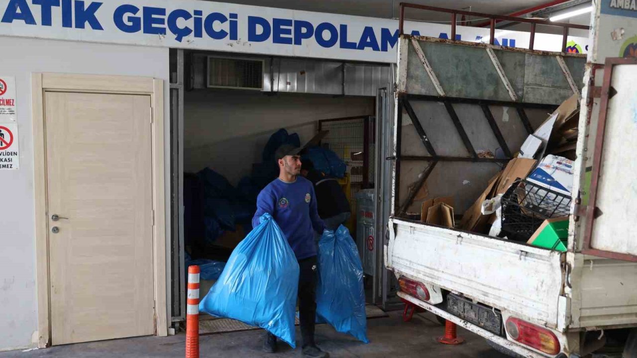 Büyükşehir son 3 yılda 32 ton tehlikeli atığı bertaraf etti