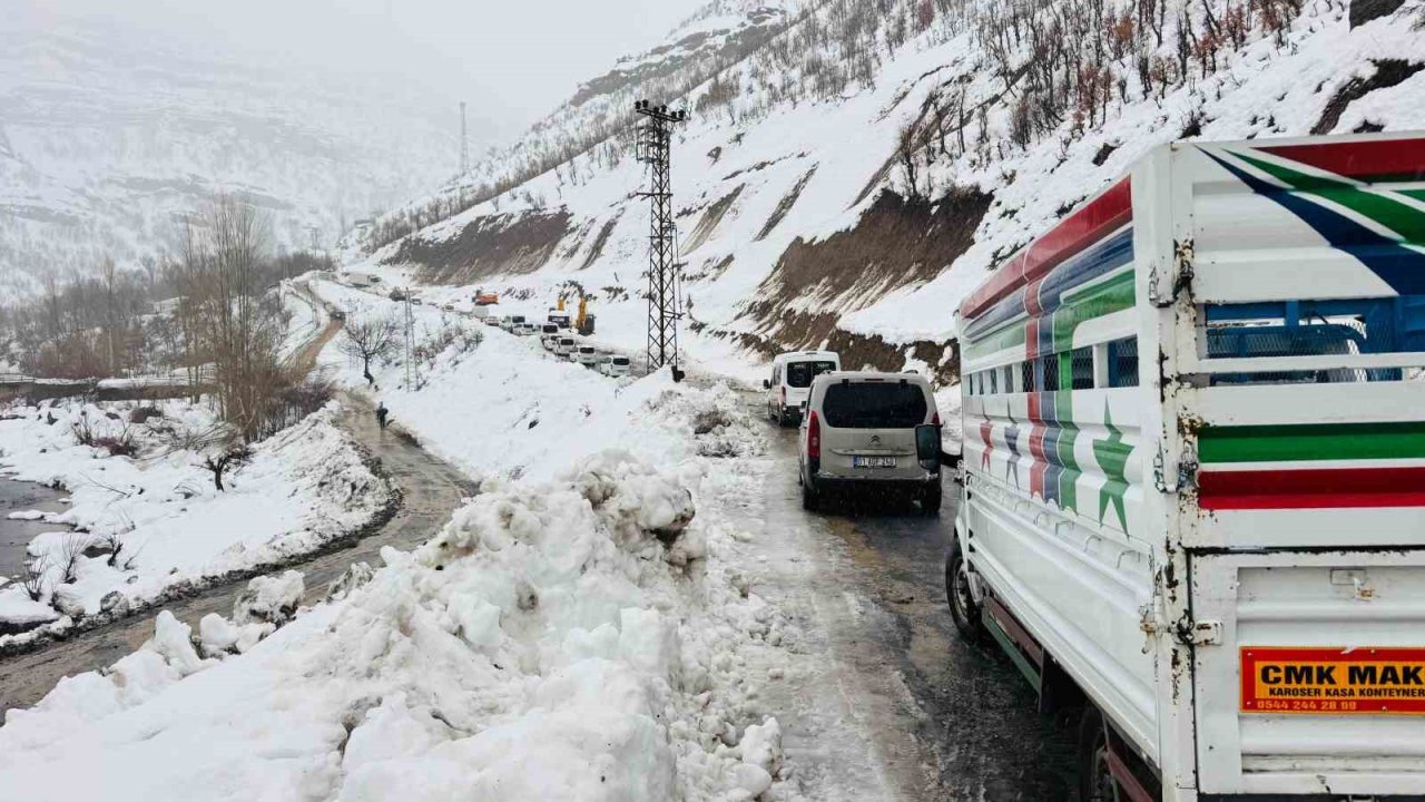 Buzlanma kazayı beraberinde getirdi: 2 yaralı