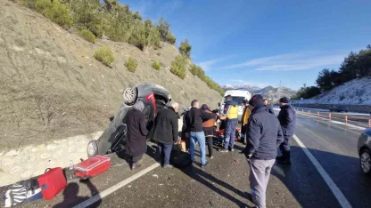 Buzlanma kazayı beraberinde getirdi: 4 yaralı