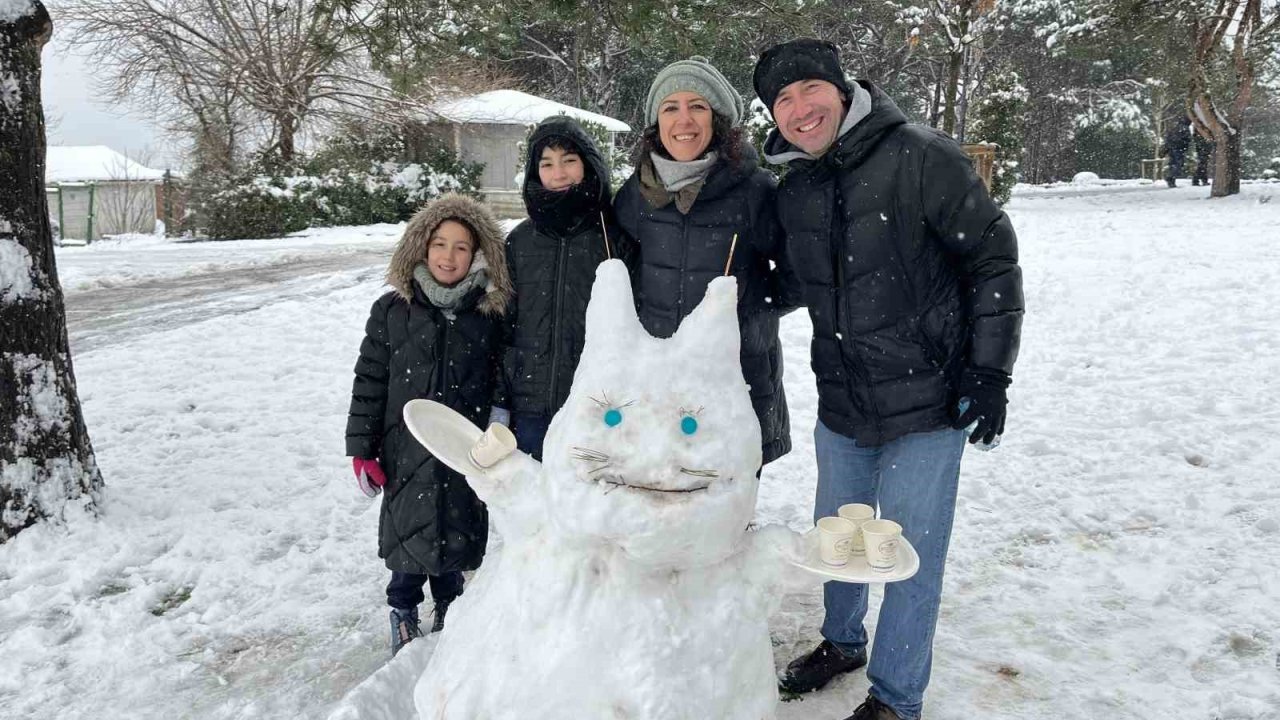 Çamlıca’da çocuklar karın keyfini doyasıya çıkardı