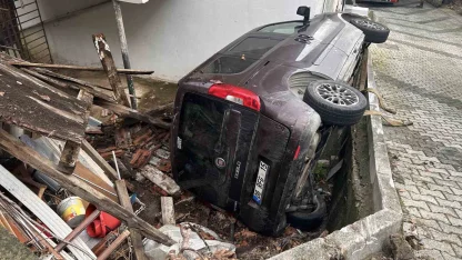 Çengelköy’de vitesi boşta kalan araç bahçeye uçtu