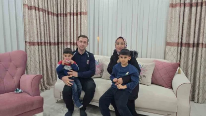 Cezaevi personelinden örnek davranış: Kaza yapan anne ve çocukları evinde misafir etti