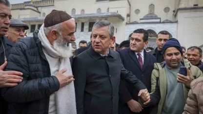 CHP Genel Başkanı Özel: "Ülkenin ana gündemi emeklinin sesinin duyurulmasıdır"