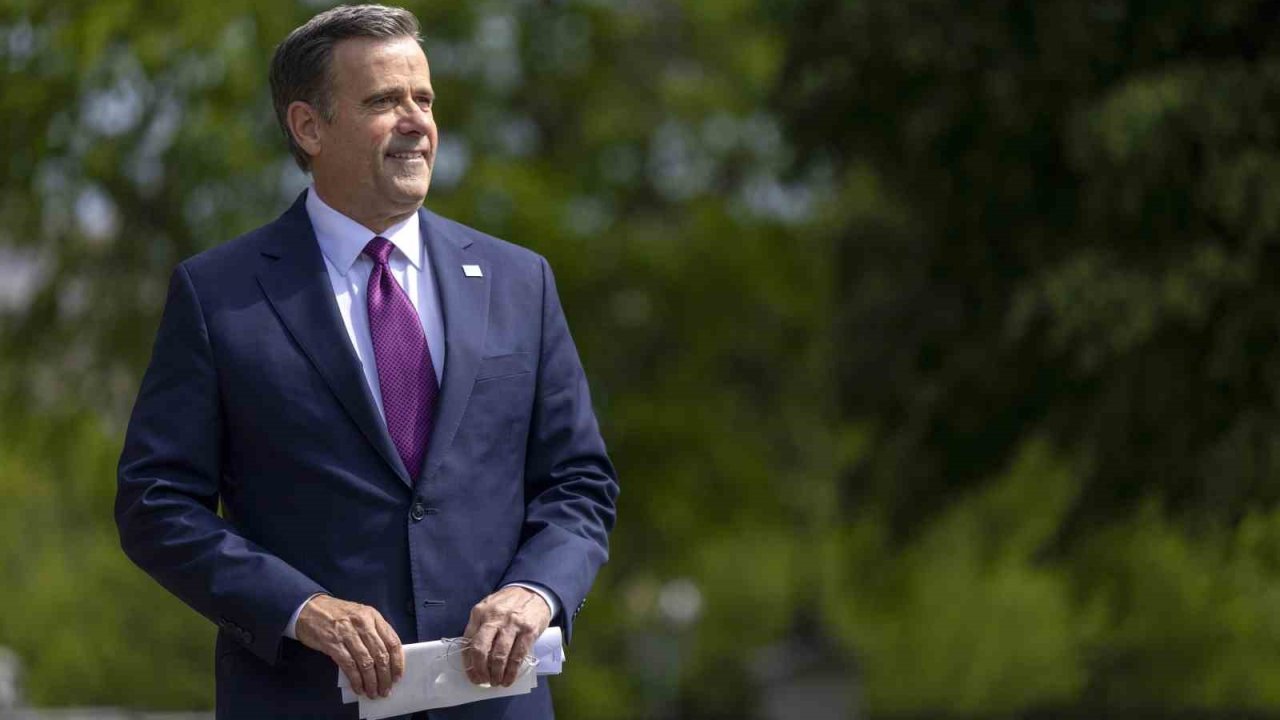 CIA Başkanı Ratcliffe, Karakas’ta geçici Venezuela Devlet Başkanı Rodriguez ile görüştü