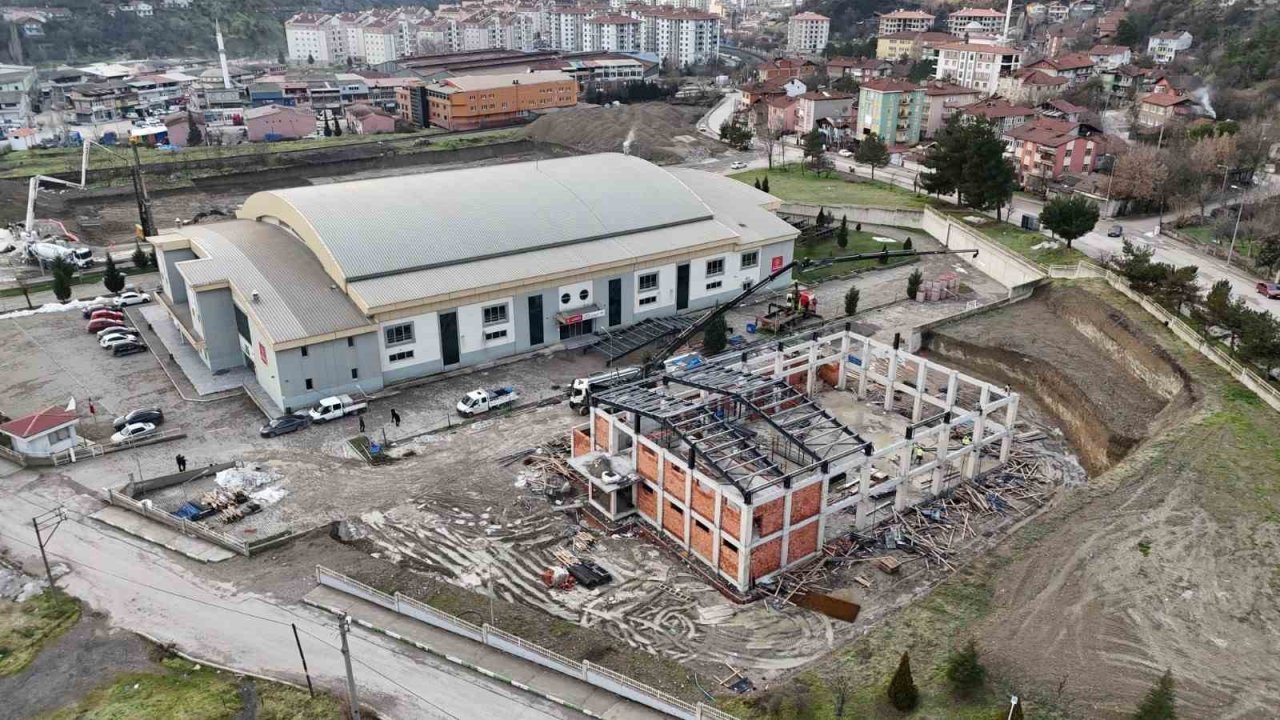 Cimnastik salonu inşaatı tüm hızıyla sürüyor