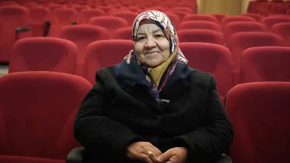 Çocukları sosyalleşsin diye geldi, sahnenin yıldızı oldu