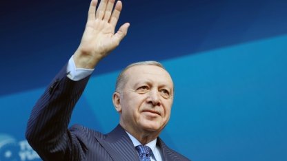 Cumhurbaşkanı Erdoğan: "Bizimle laf değil eser, hizmet yarıştırın"