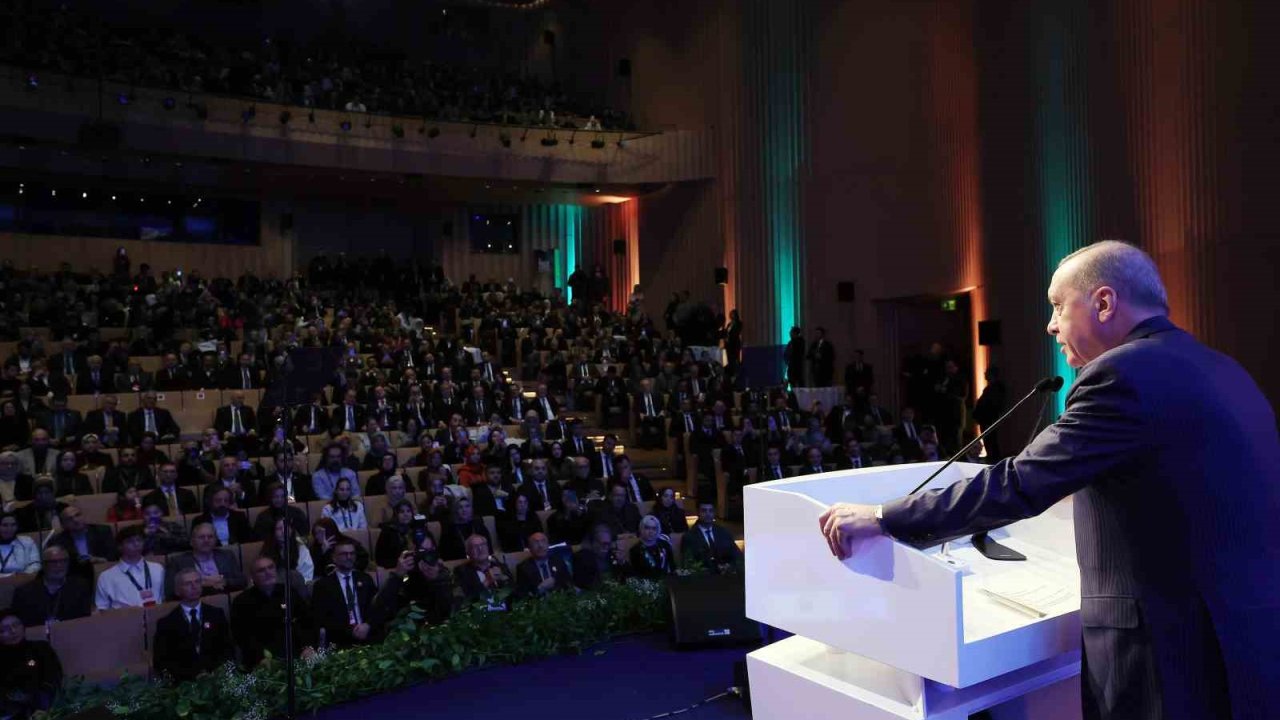 Cumhurbaşkanı Erdoğan: "Gazze’ye konteyner gönderelim diyoruz; ancak Netanyahu denilen bu zalim bu çağrılara asla kulak asmıyor"