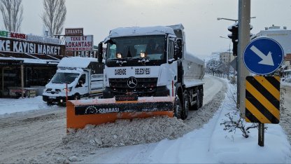 Darende Belediyesi’nin karla mücadele çalışmaları sürüyor