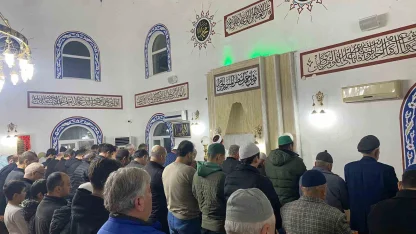 Dede torun, genç yaşlı aynı safta buluştu