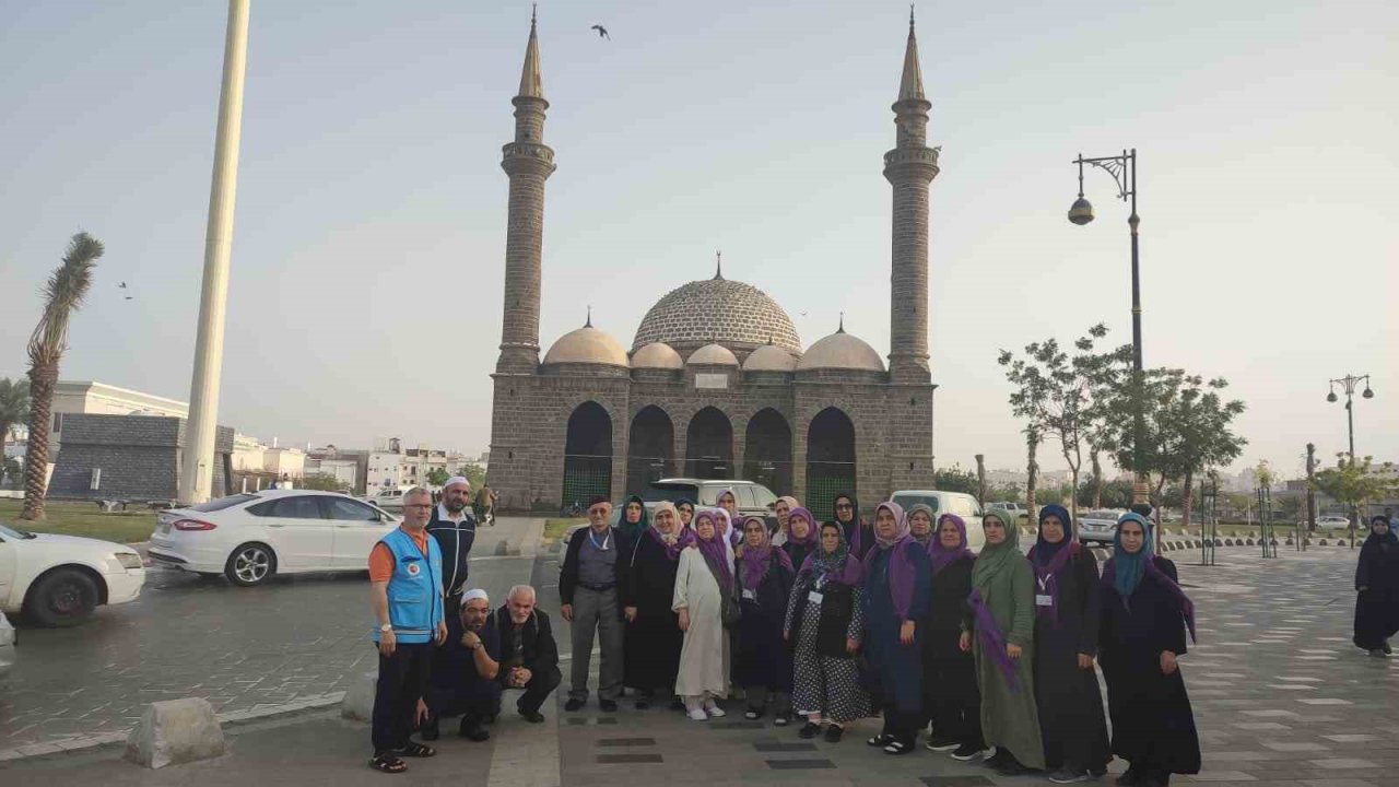 Denizli umre kafilesi Medine’de manevi dolu bir gün yaşadı