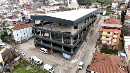 Dilovası’ndaki katlı otopark belediye hizmet binasına dönüştürülüyor