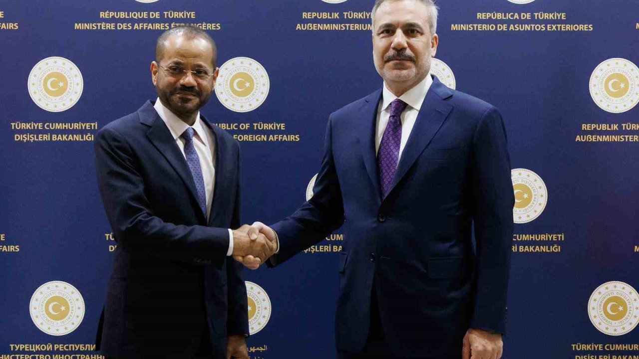 Dışişleri Bakanı Fidan, Umman Sultanlığı Dışişleri Bakanı Al Busaidi ile araya geldi