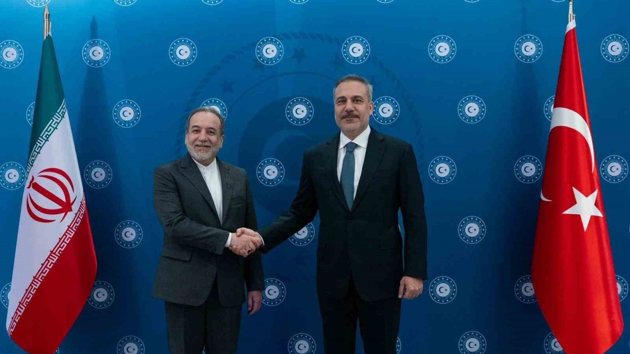 Dışişleri Bakanı Hakan Fidan, İranlı mevkidaşı Arakçi ile bir araya geldi