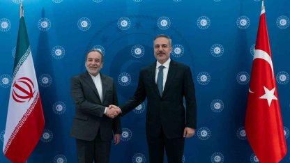 Dışişleri Bakanı Hakan Fidan, İranlı mevkidaşı Arakçi ile bir araya geldi