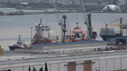 Dron saldırısına uğrayan gemi Samsun Limanı’na demirledi