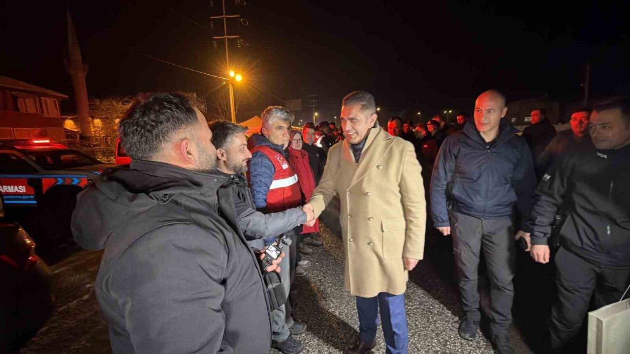 Düzce Valisi Aslan: "Tüm ekiplerimiz ile sahadayız"