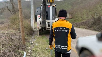 Düzce’de grup yollarında tabela çalışmaları sürüyor