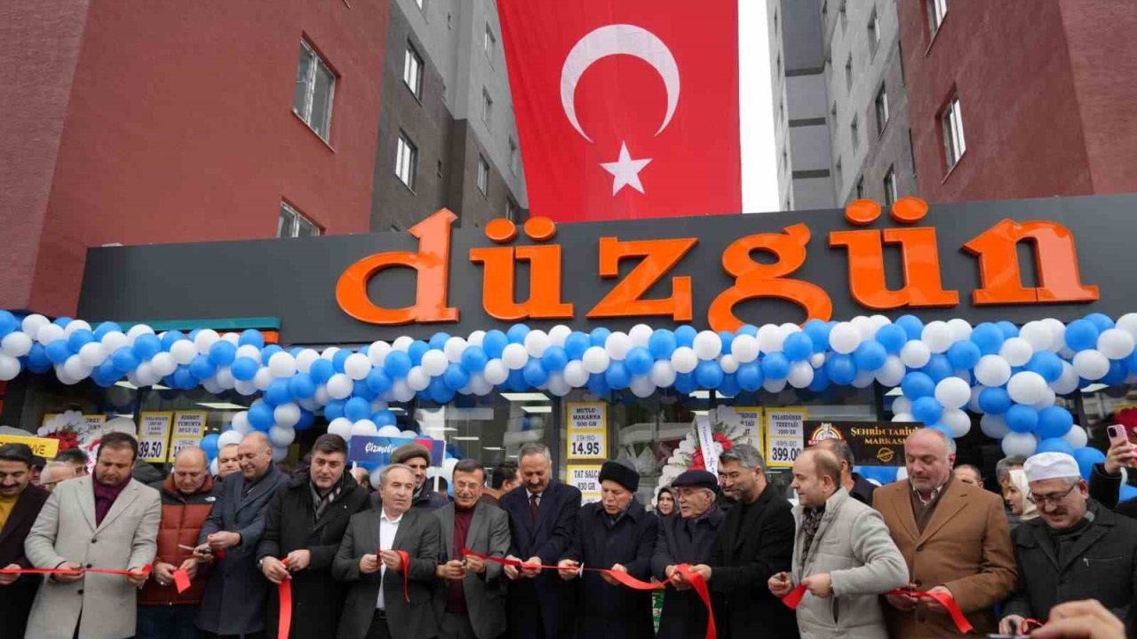 Düzgün marketler 25’nci şubesini törenle açtı