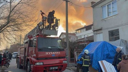 Edirne’de kömürlükler alevlere teslim oldu
