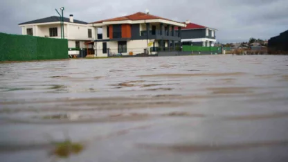 Edirne’de milyonluk villalar sular altında kaldı