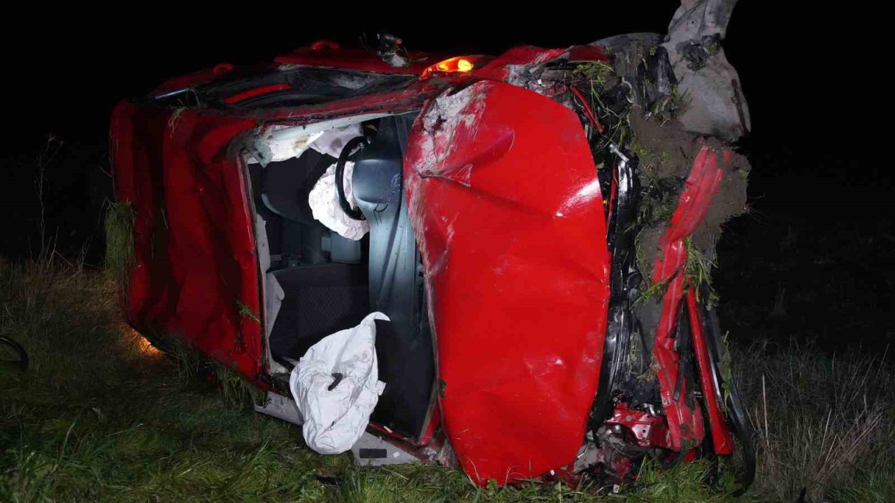 Edirne’de otomobil takla attı: 1’i ağır 2 yaralı