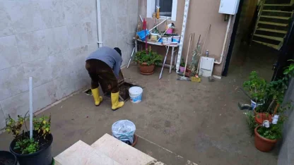 Edirne’de sağanak hayatı olumsuz etkiledi: Bazı ev ve iş yerlerini su bastı