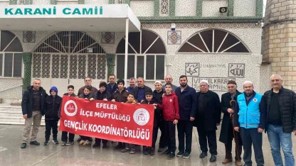 Efeler’de her yaştan vatandaş sabah namazında bir araya geldi