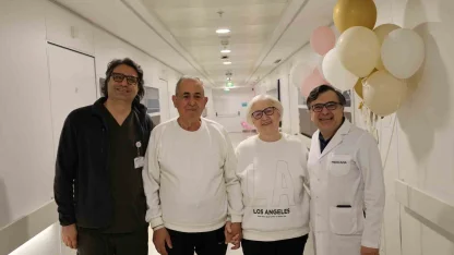 El ele gelip 24 saatte ayağa kalktılar