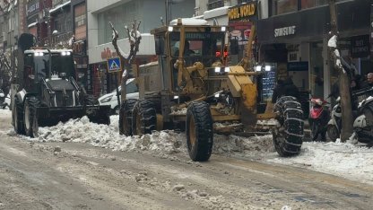 Elazığ’da  karla mücadele ekipleri sahada
