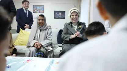 Emine Erdoğan: "Gazze’de iki senede 54 bine yakın çocuk yetim kaldı"