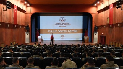 Erzincan’da askerlere evlilik öncesi eğitim verildi