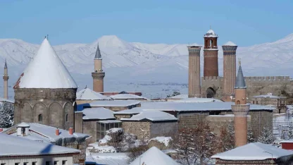 Erzurum merkezde okullara kar tatili