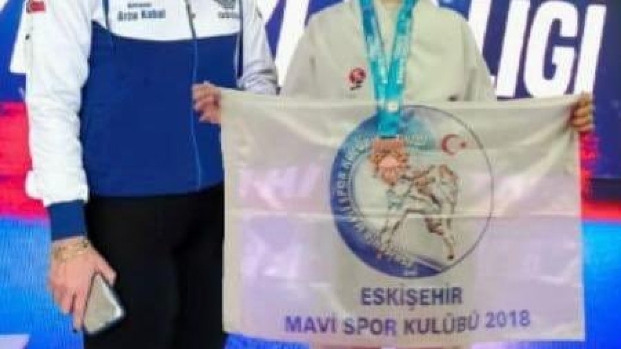 Eskişehir’den katıldığı karate şampiyonasında Türkiye 3’üncüsü oldu