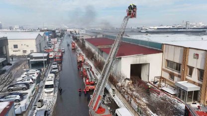 Fabrika yangını havadan görüntülendi
