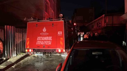 Fatih’te 5 katlı binada yangın: 6 kişi dumandan etkilendi