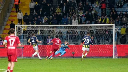 Fenerbahçe, 2026 yılının ilk 3 maçını gol yemeden kazandı