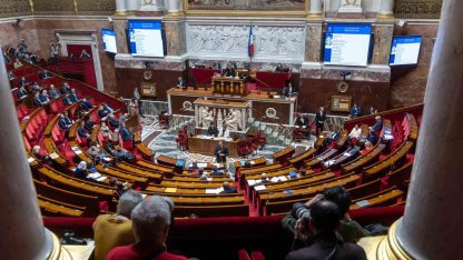 Fransa’da Lecornu hükümetine yönelik iki gensoru önergesi reddedildi