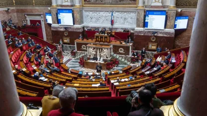 Fransa’da Lecornu hükümetine yönelik iki gensoru önergesi reddedildi
