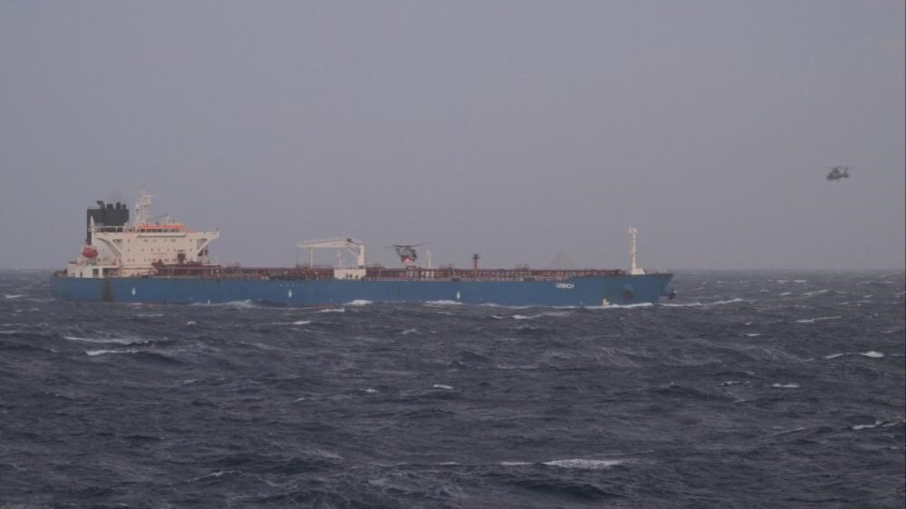 Fransa’nın el koyduğu "Grinch" tankeri Marsilya’da limana çekildi