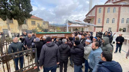 Gazeteci Karapınar 8 ay sonra bu kez baba acısı yaşadı