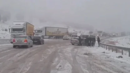 Gaziantep-Araban kara yolunda kar esareti: Çok sayıda araç mahsur kaldı