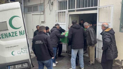 Gaziantep’te otomobil tıra arkadan çarptı: 3 kardeş hayatını kaybetti