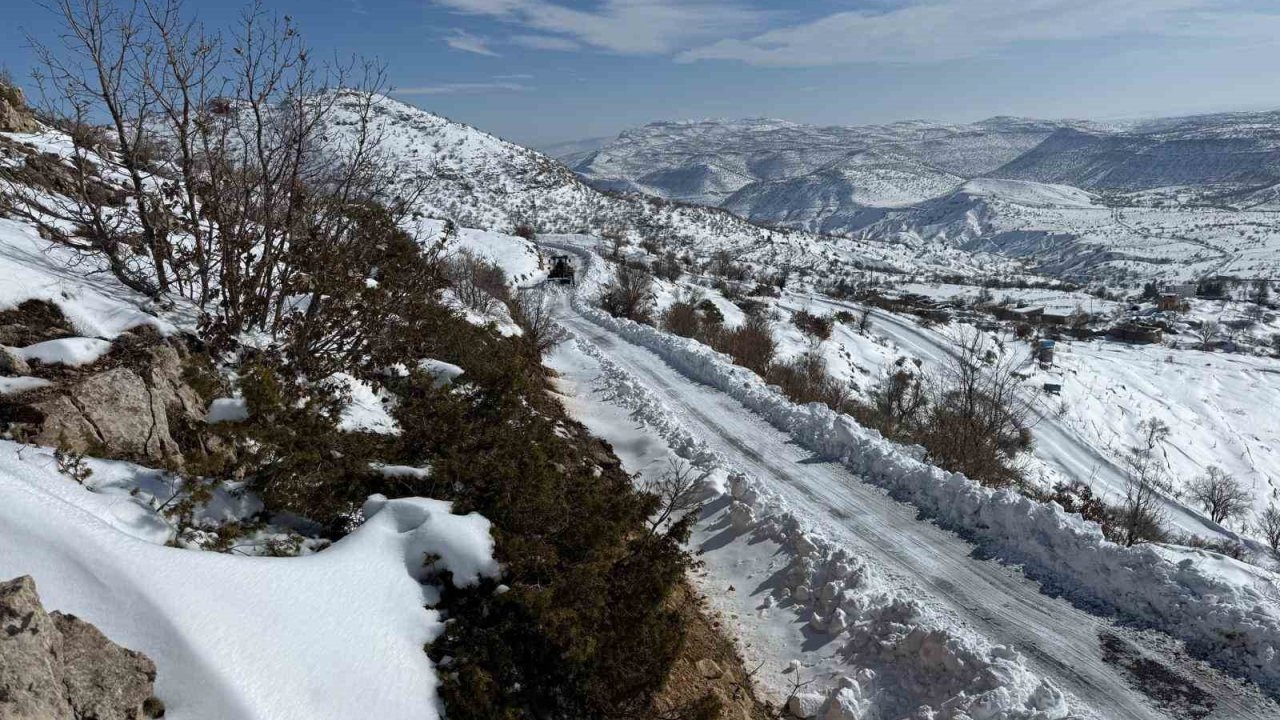 Gercüş’te 58 köy yolu ulaşıma açıldı